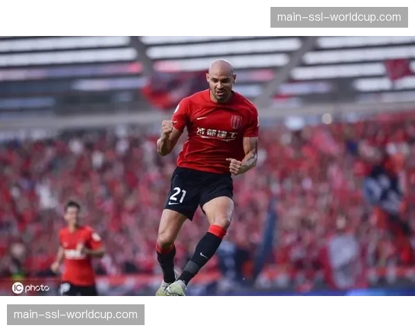 成都蓉城3-1浙江队，费利佩上演帽子戏法，三个进球均来自边路传中